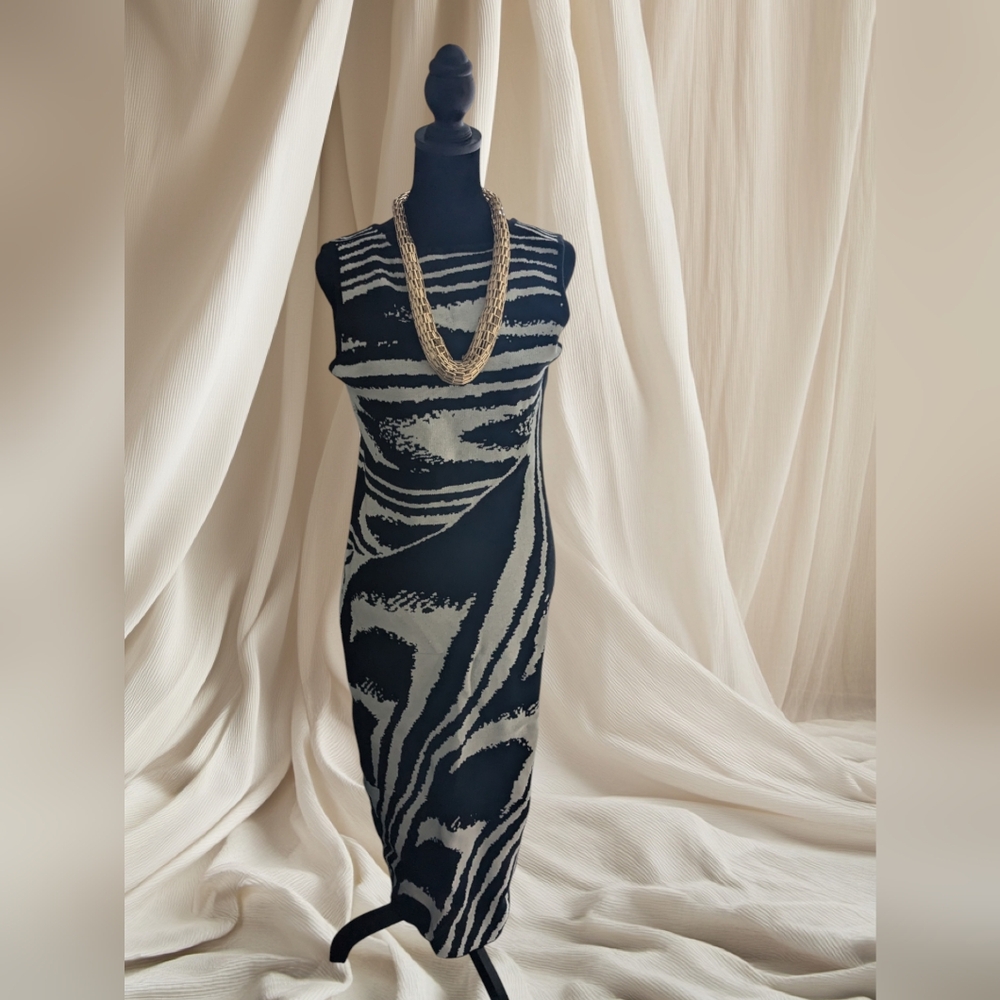 Sleeveless dress